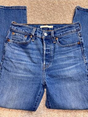 Levi's Wedgie Straight Leg Women's Jeans in Medium Blue